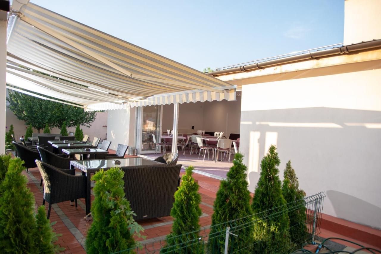 Iris Boutique Therme & Bucharest Otopeni Airport Екстер'єр фото